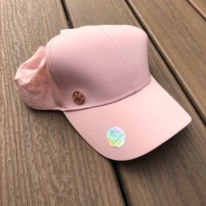Gaiam rose hat